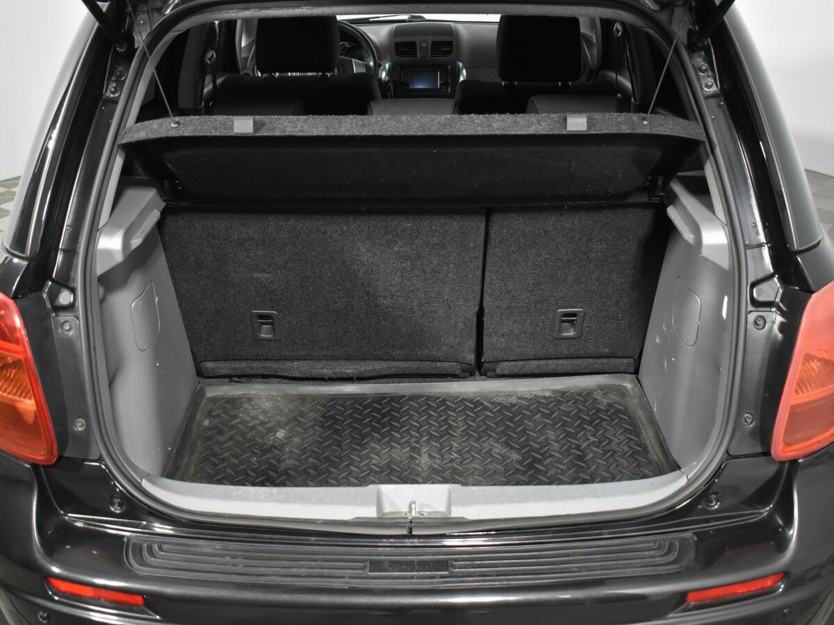 Suzuki SX4 с пробегом — 2011 год. Фото: #18