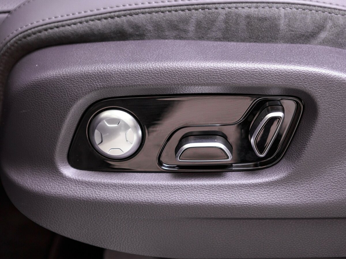 Hongqi E-HS9 с пробегом — 2022 год. Фото: #9