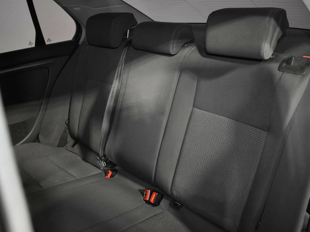 Volkswagen Jetta с пробегом — 2008 год. Фото: #9