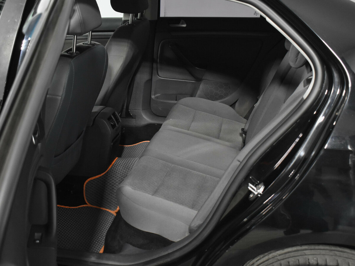 Volkswagen Jetta с пробегом — 2008 год. Фото: #10