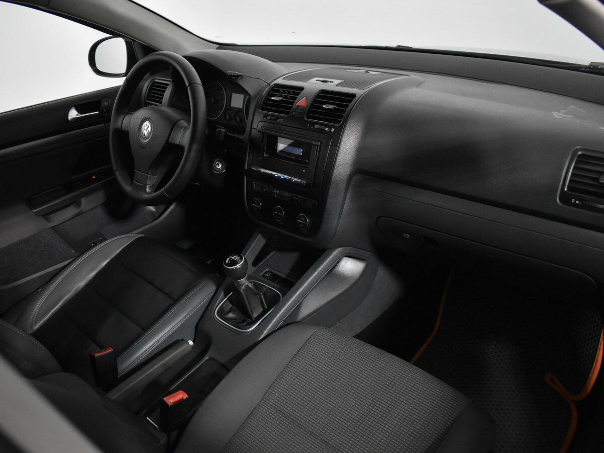 Volkswagen Jetta с пробегом — 2008 год. Фото: #11