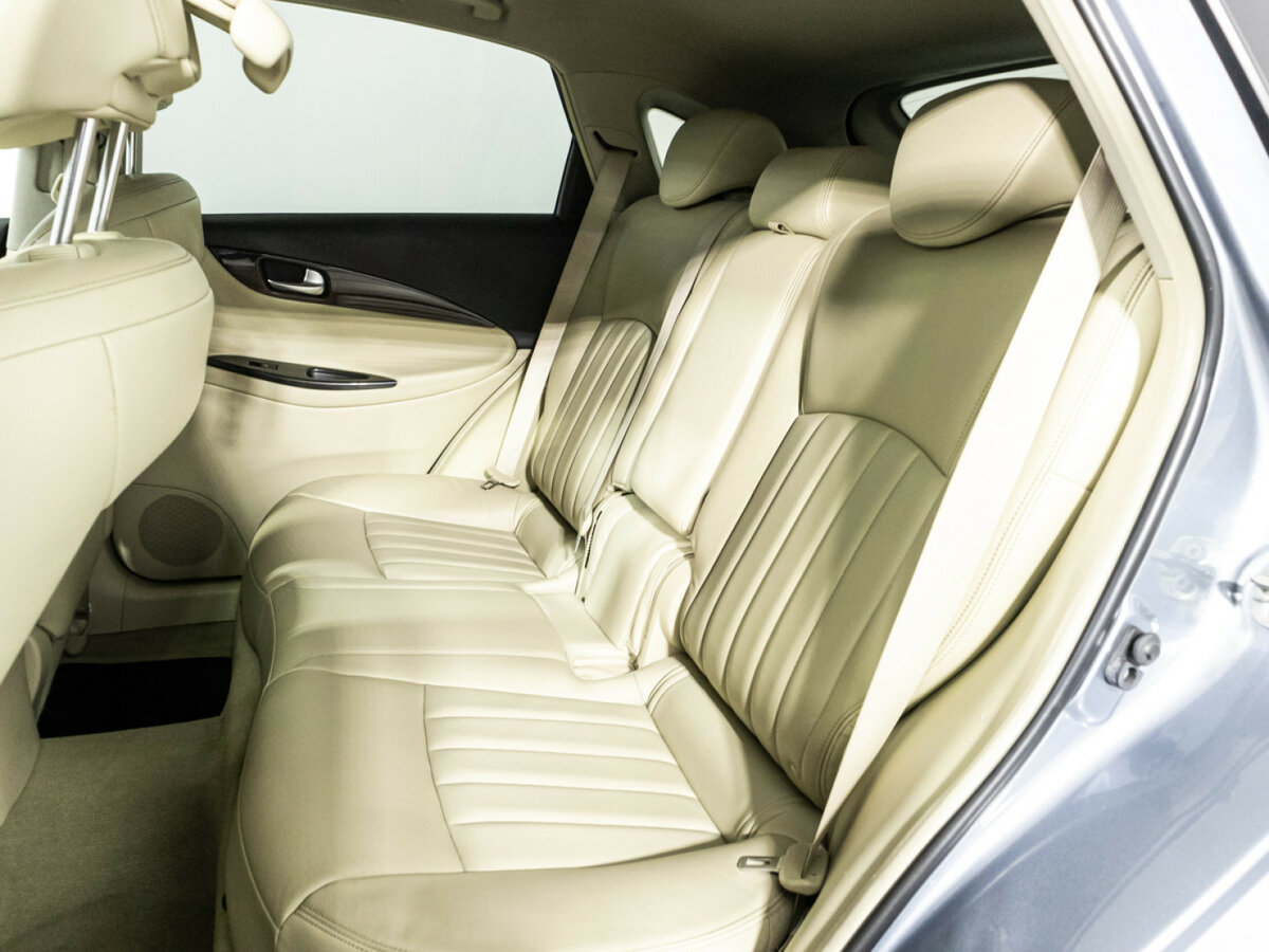 Infiniti QX50 с пробегом — 2016 год. Фото: #9