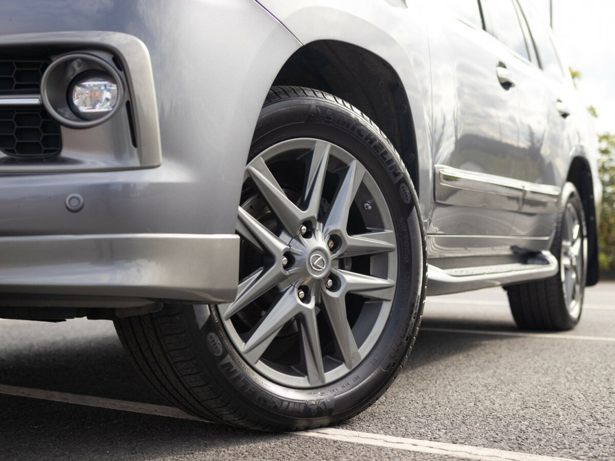 Lexus LX с пробегом — 2014 год. Фото: #2