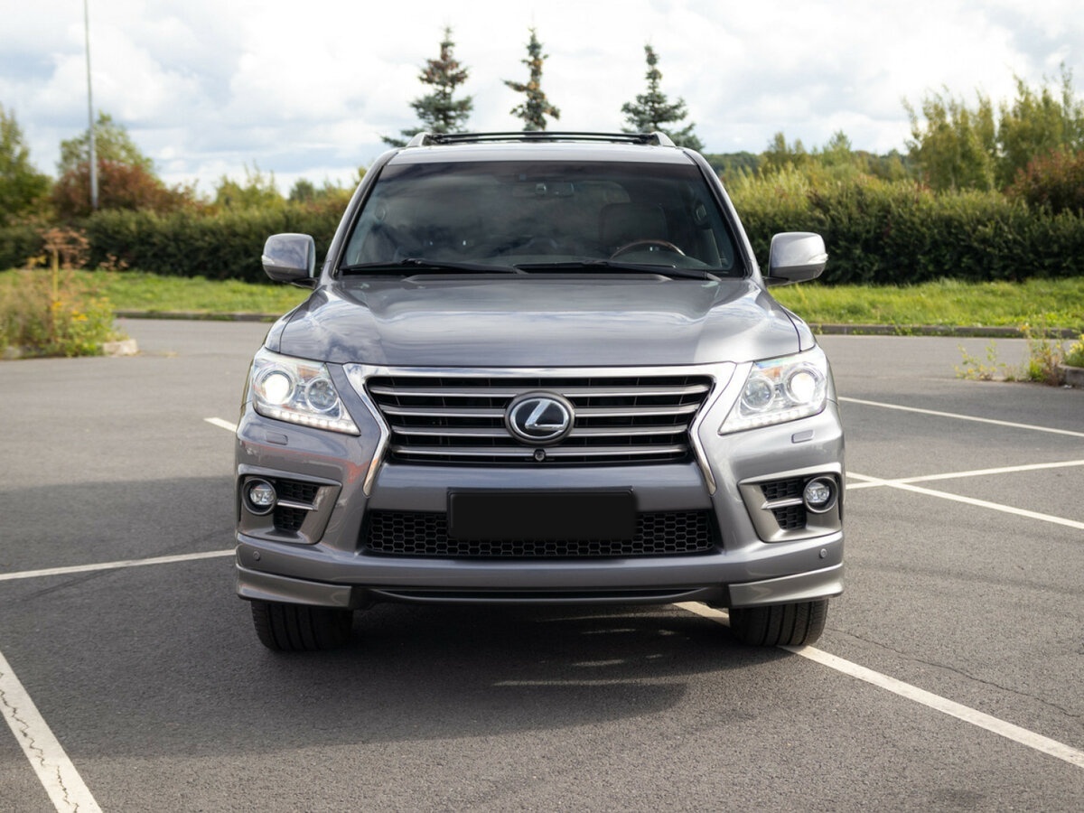 Lexus LX с пробегом — 2014 год. Фото: #3