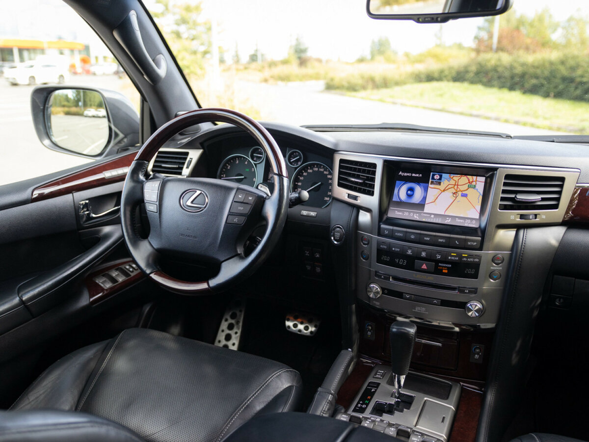 Lexus LX с пробегом — 2014 год. Фото: #10
