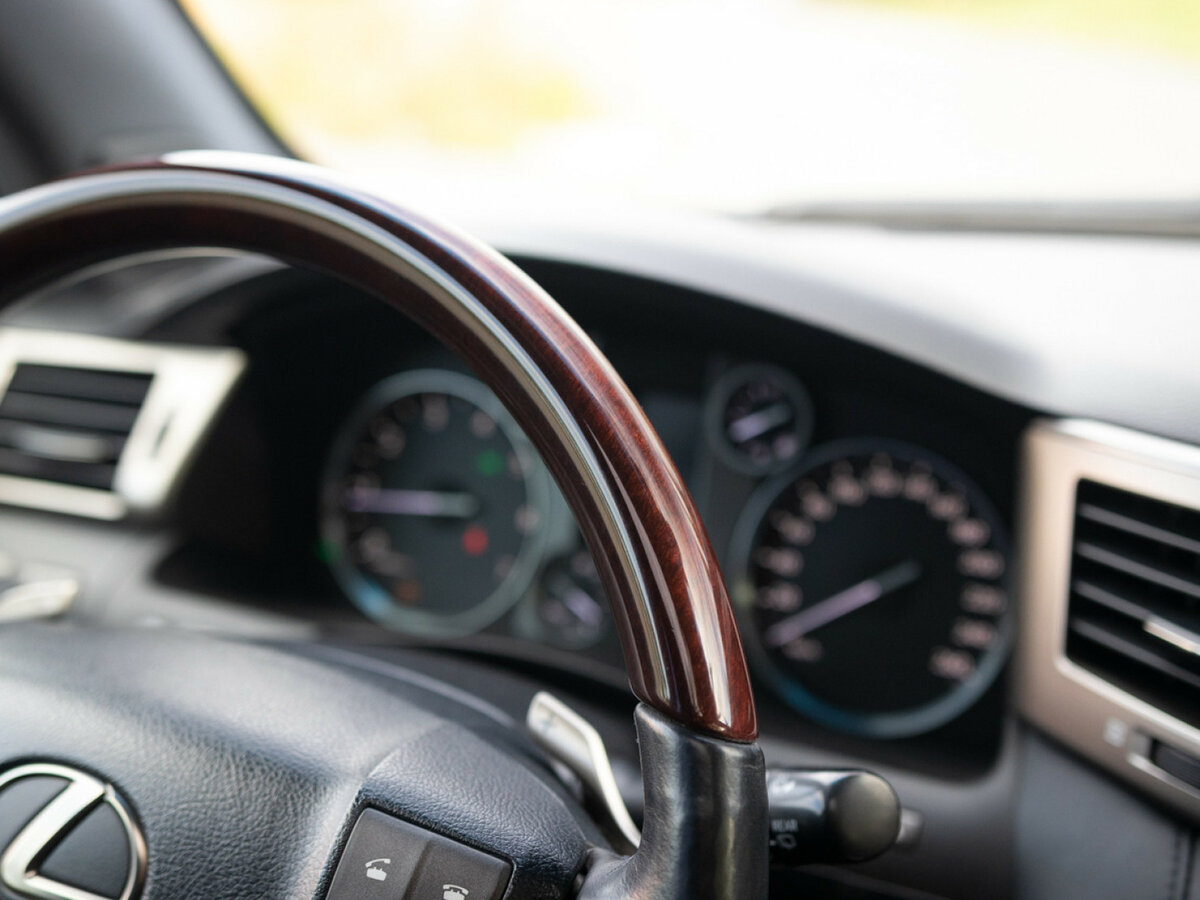 Lexus LX с пробегом — 2014 год. Фото: #11