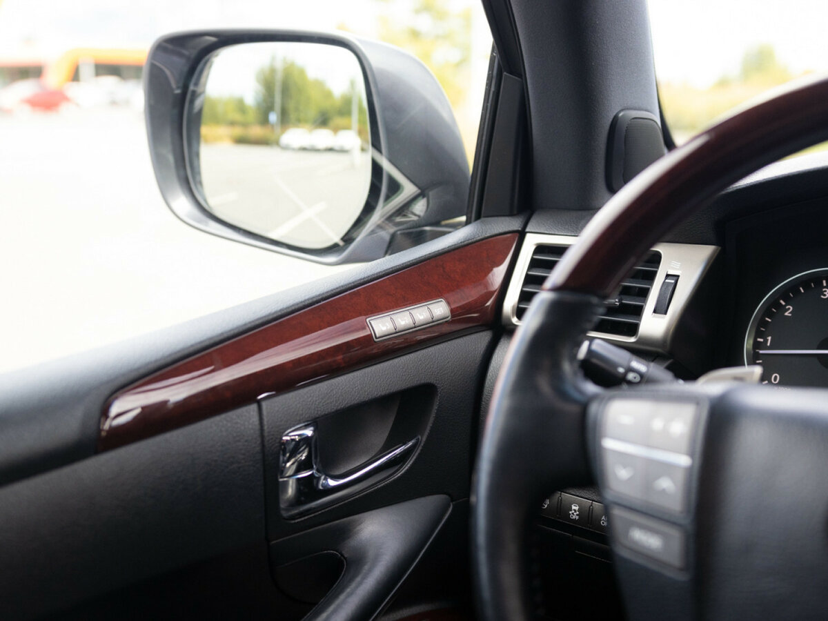 Lexus LX с пробегом — 2014 год. Фото: #12