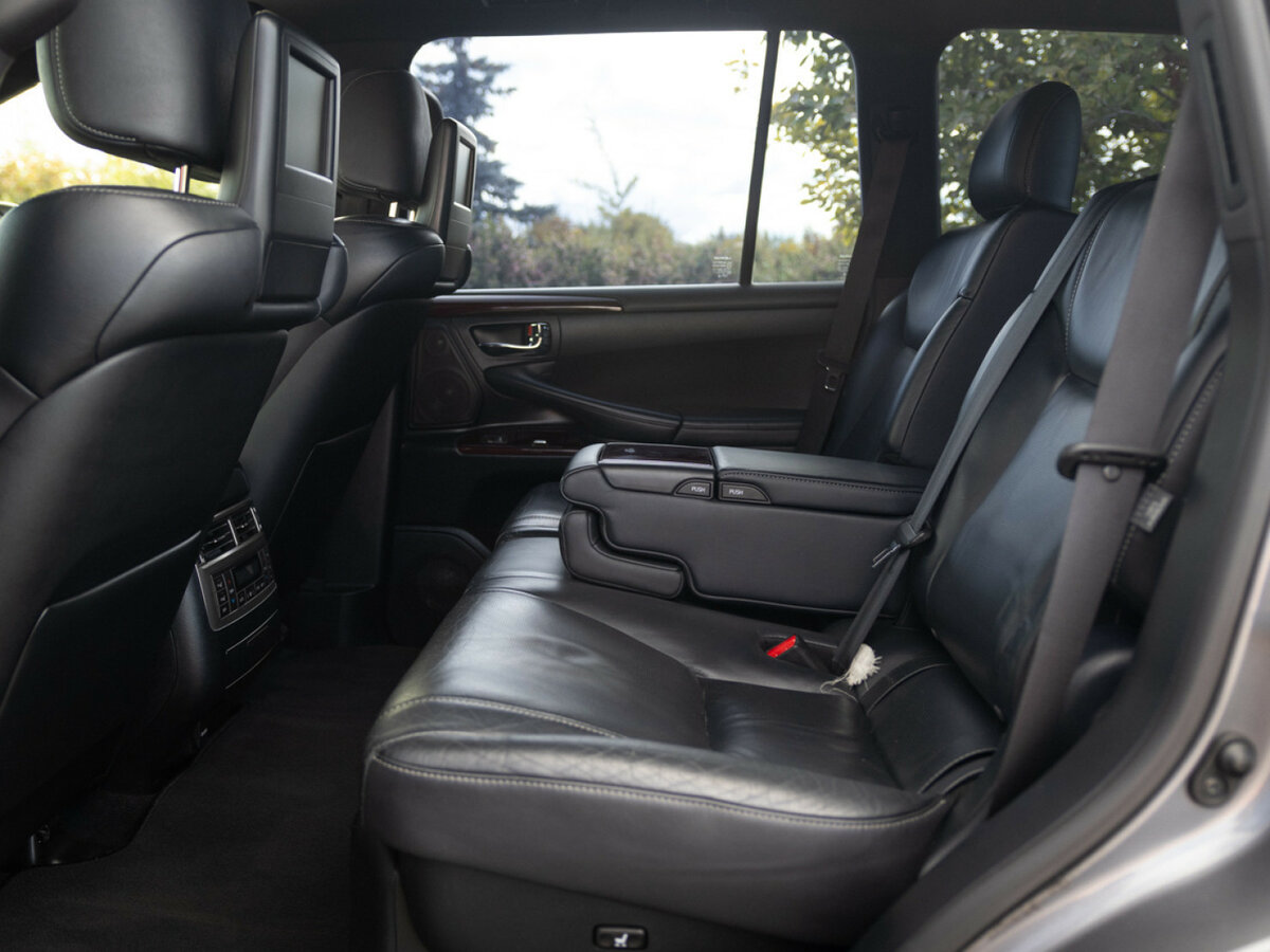 Lexus LX с пробегом — 2014 год. Фото: #14