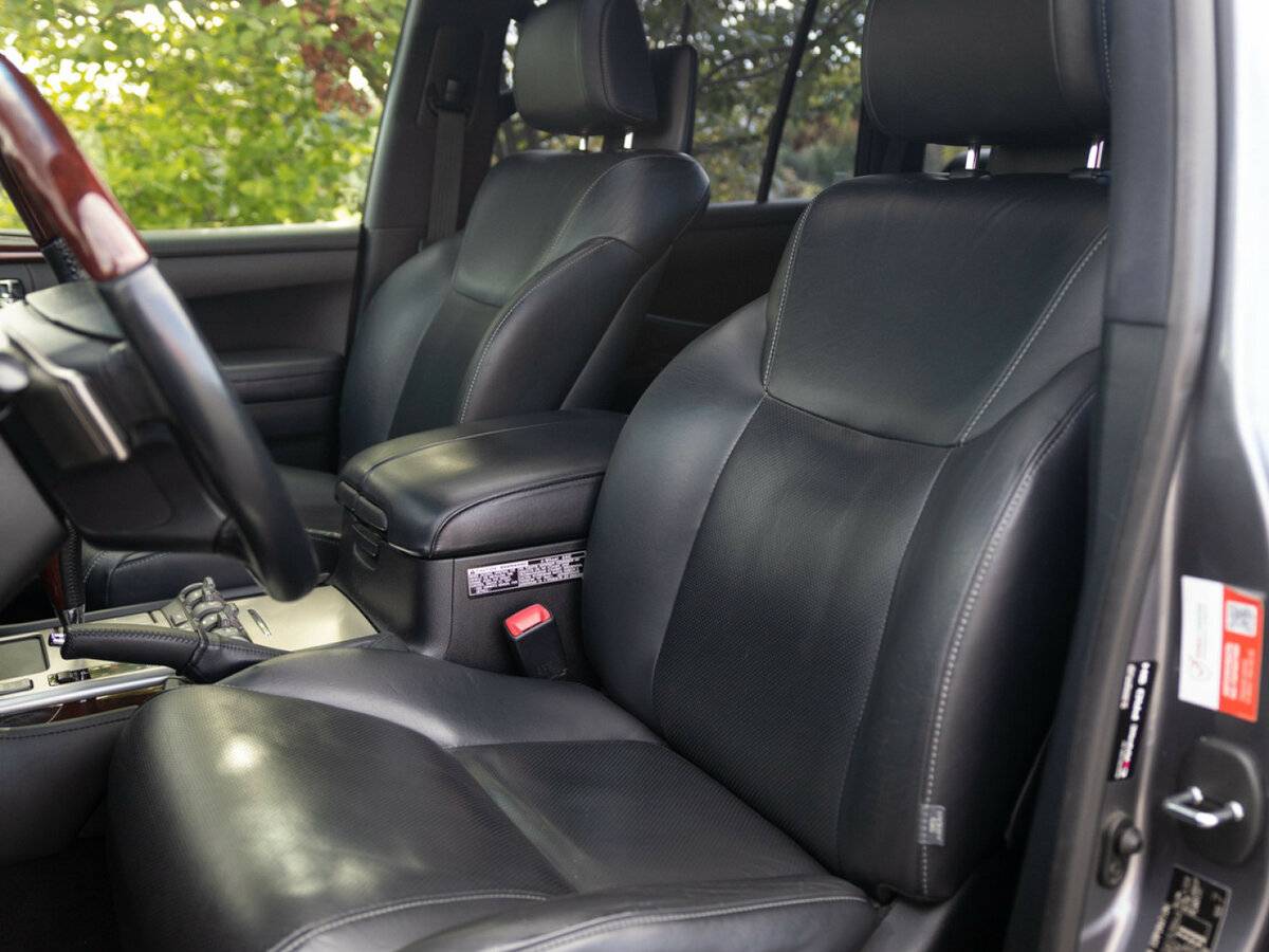 Lexus LX с пробегом — 2014 год. Фото: #21