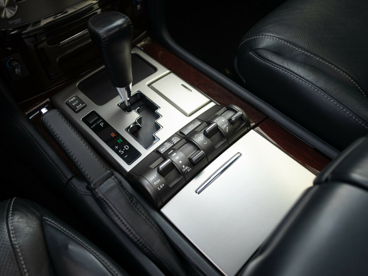 Lexus LX с пробегом — 2014 год. Фото: #27