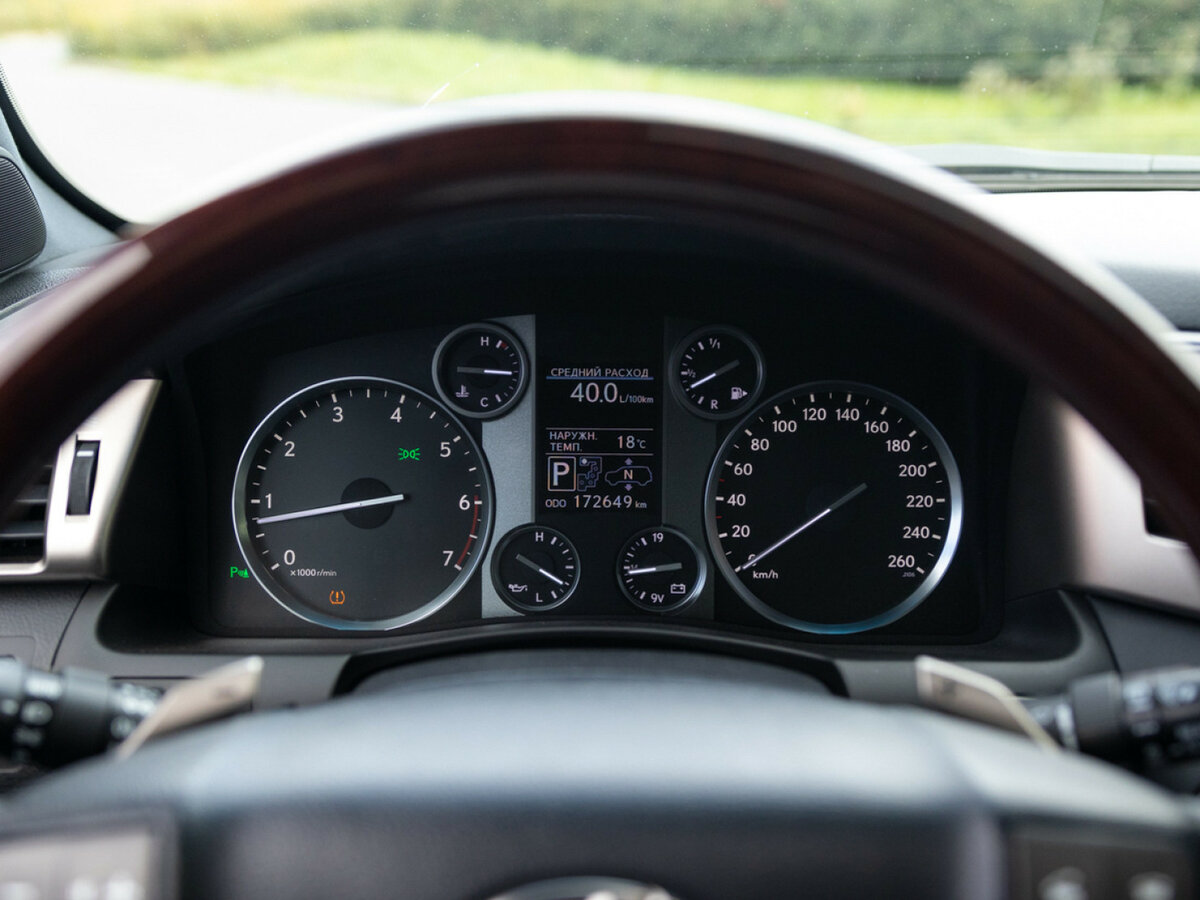 Lexus LX с пробегом — 2014 год. Фото: #32