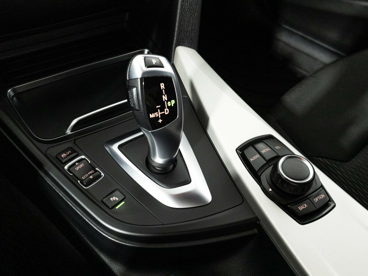 BMW 3 серии с пробегом — 2017 год. Фото: #16