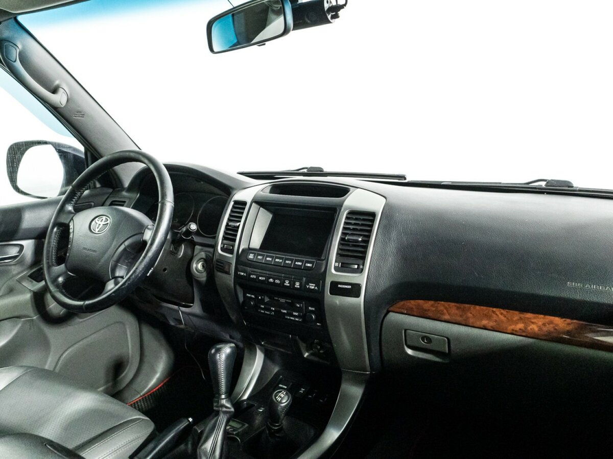 Toyota Land Cruiser Prado с пробегом — 2007 год. Фото: #8