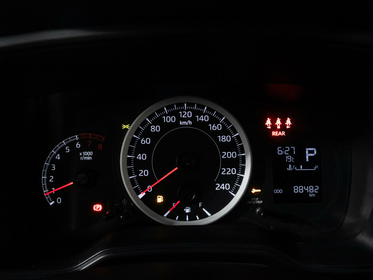 Toyota Corolla с пробегом — 2020 год. Фото: #11