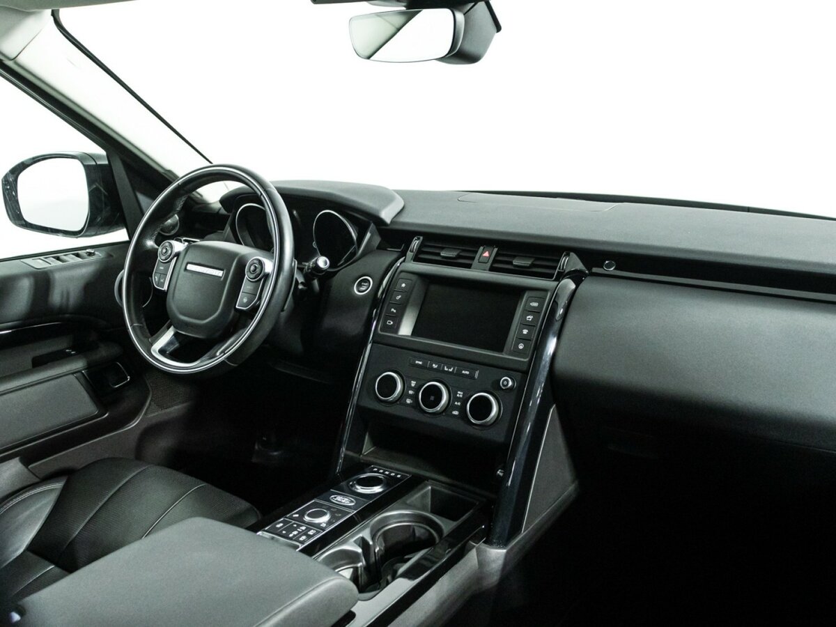 Land Rover Discovery с пробегом — 2017 год. Фото: #8