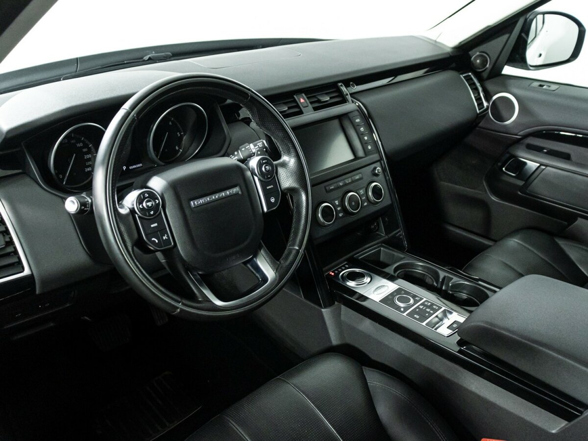 Land Rover Discovery с пробегом — 2017 год. Фото: #10