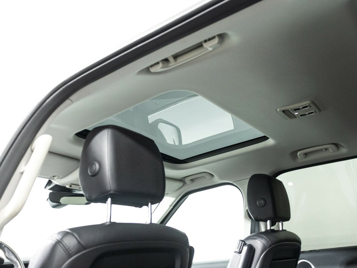 Land Rover Discovery с пробегом — 2017 год. Фото: #16