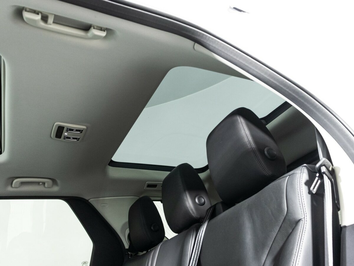 Land Rover Discovery с пробегом — 2017 год. Фото: #17