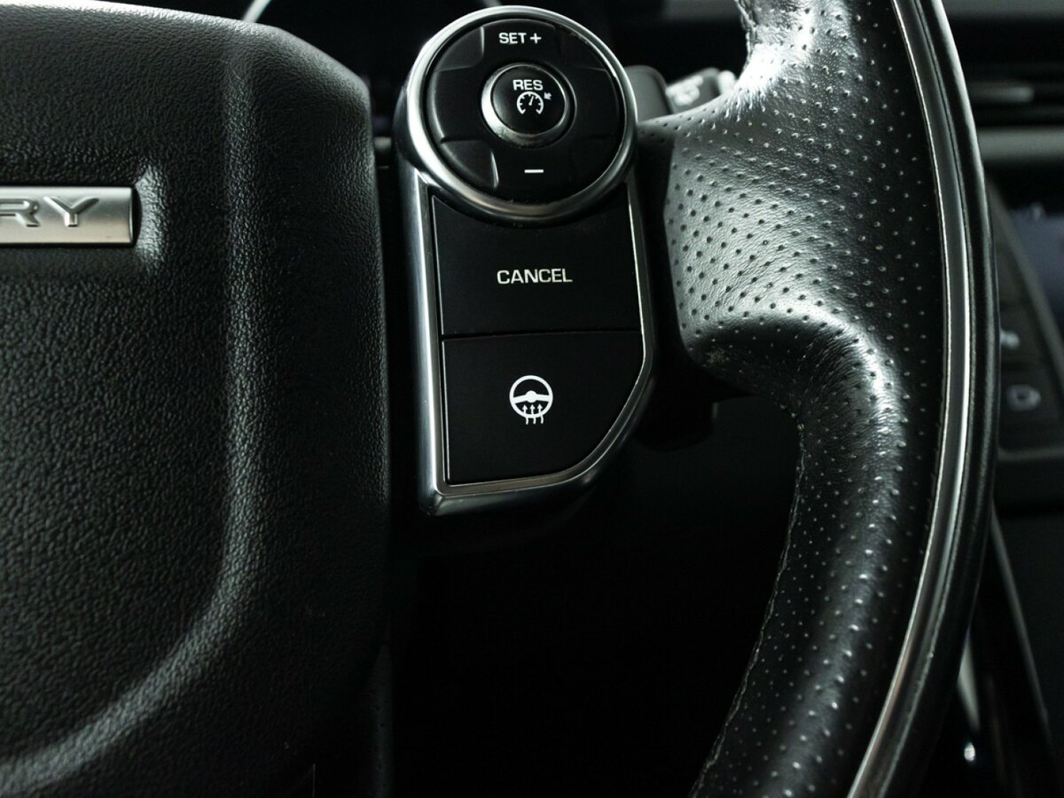 Land Rover Discovery с пробегом — 2017 год. Фото: #23