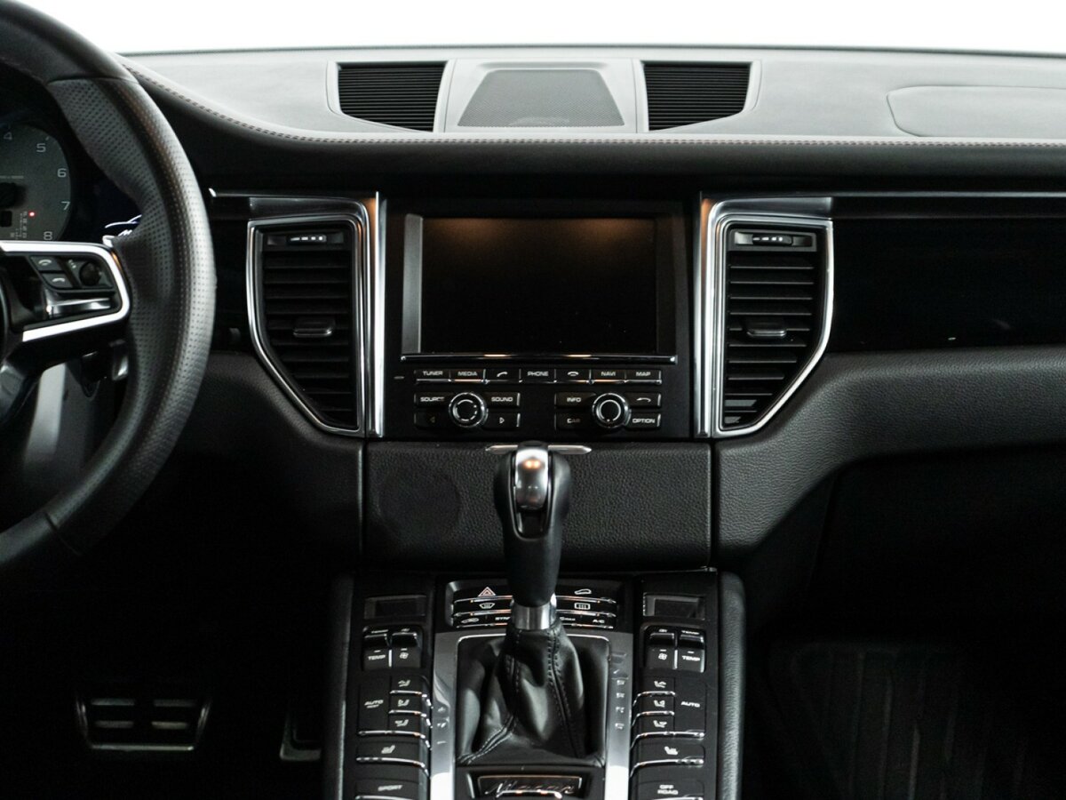 Porsche Macan с пробегом — 2015 год. Фото: #13