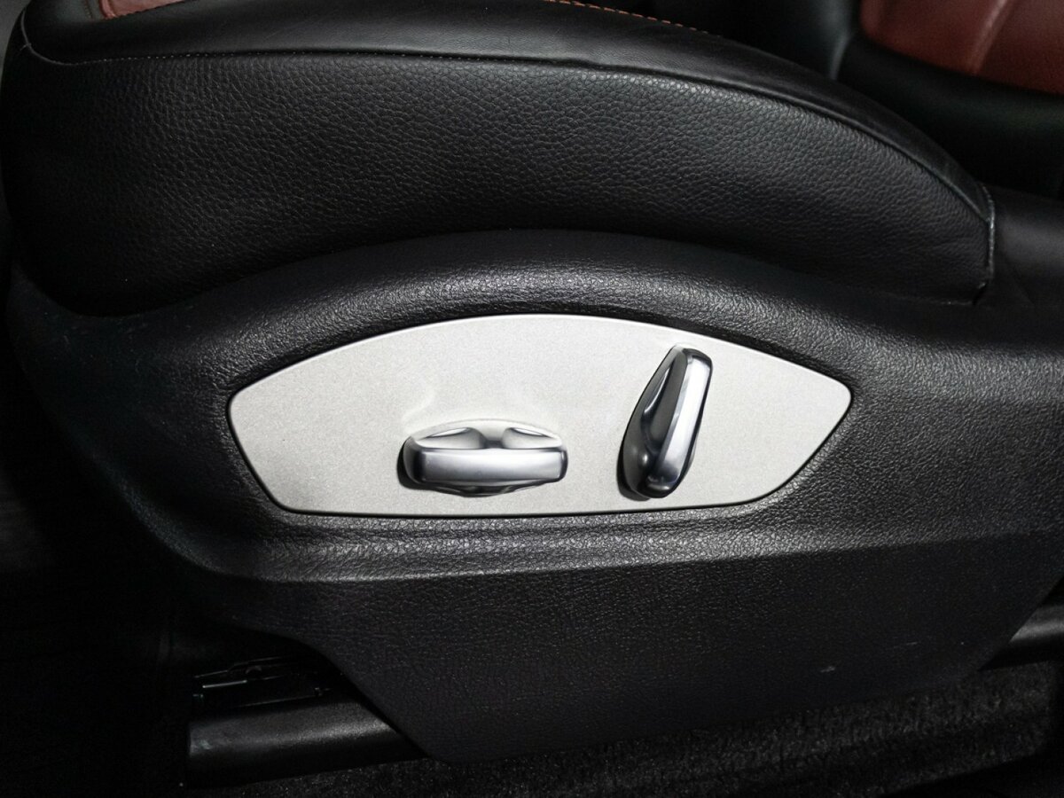 Porsche Macan с пробегом — 2015 год. Фото: #16