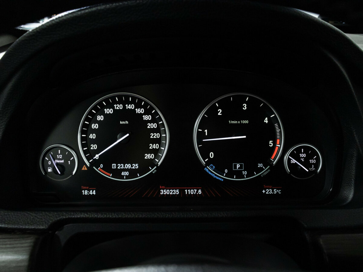 BMW 5 серии с пробегом — 2011 год. Фото: #11