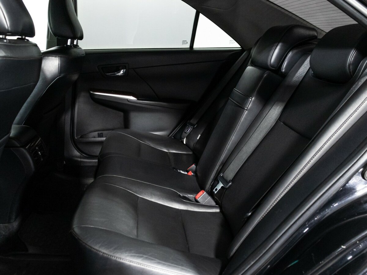 Toyota Camry с пробегом — 2014 год. Фото: #9