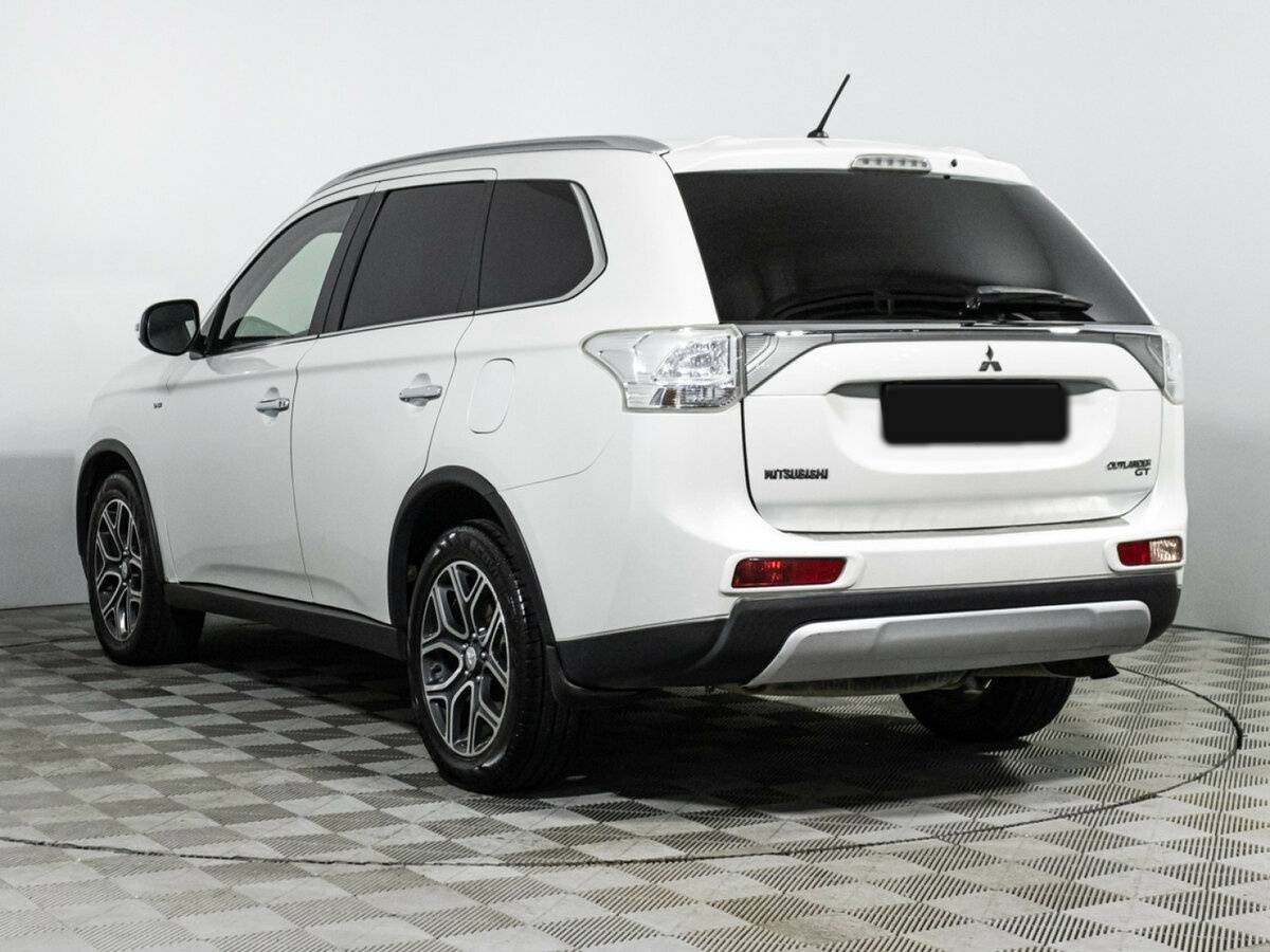 Mitsubishi Outlander с пробегом — 2014 год. Фото: #6