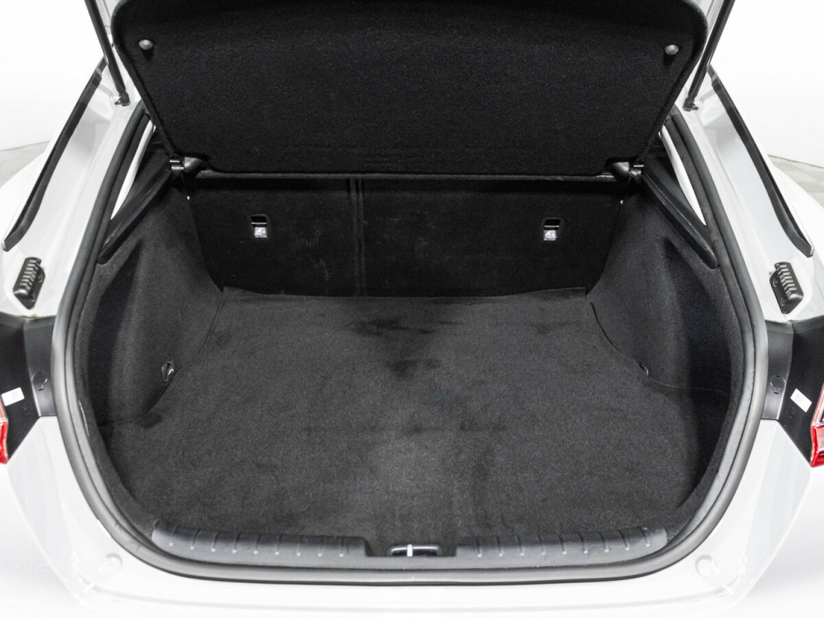 Kia Stinger с пробегом — 2018 год. Фото: #18