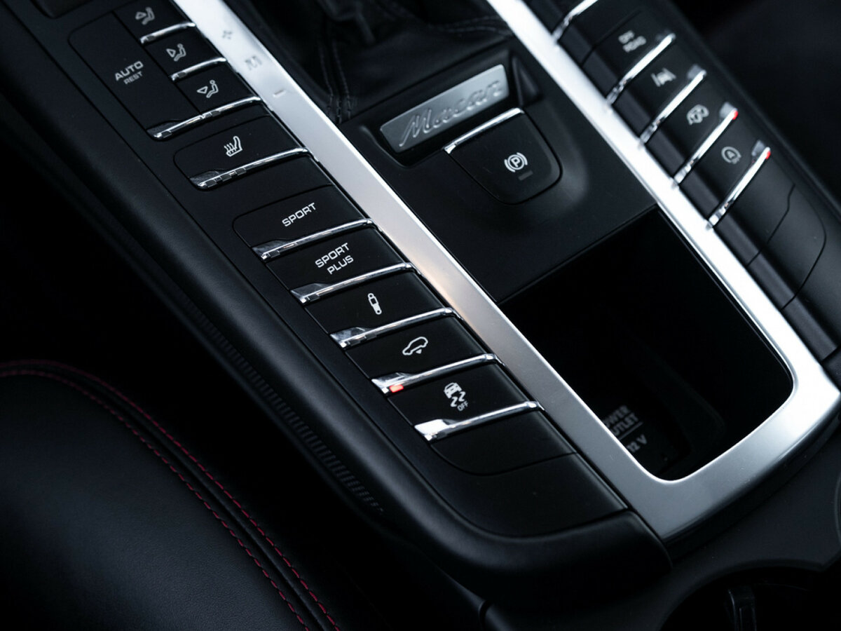 Porsche Macan с пробегом — 2016 год. Фото: #21