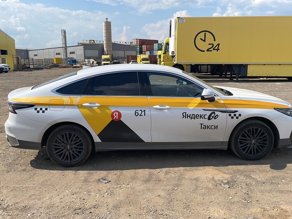 Chery Arrizo 8 с пробегом — 2024 год. Фото: #3