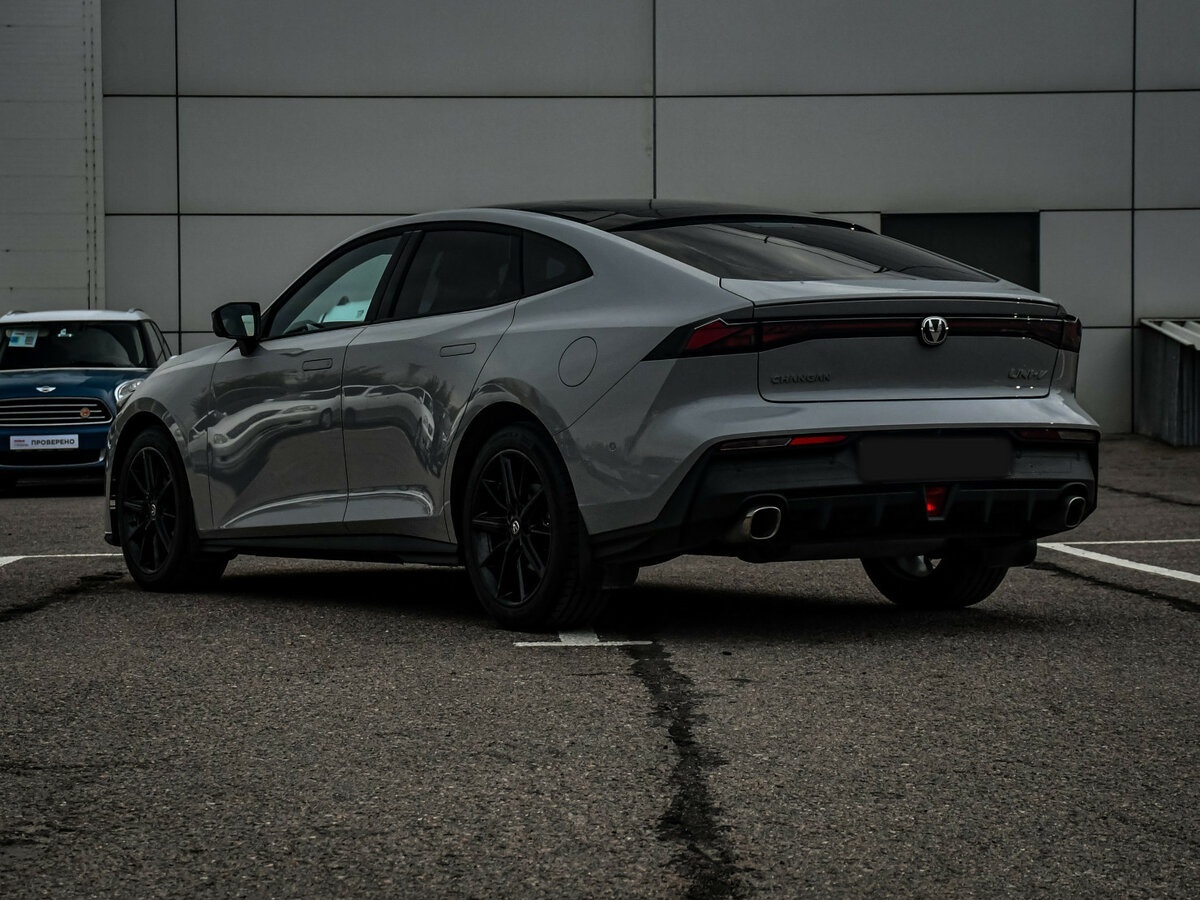 Changan UNI-V с пробегом — 2024 год. Фото: #6