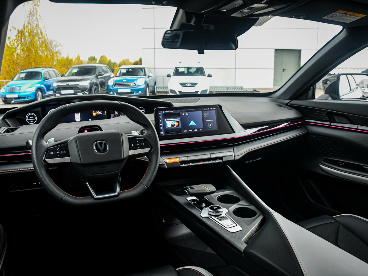 Changan UNI-V с пробегом — 2024 год. Фото: #11