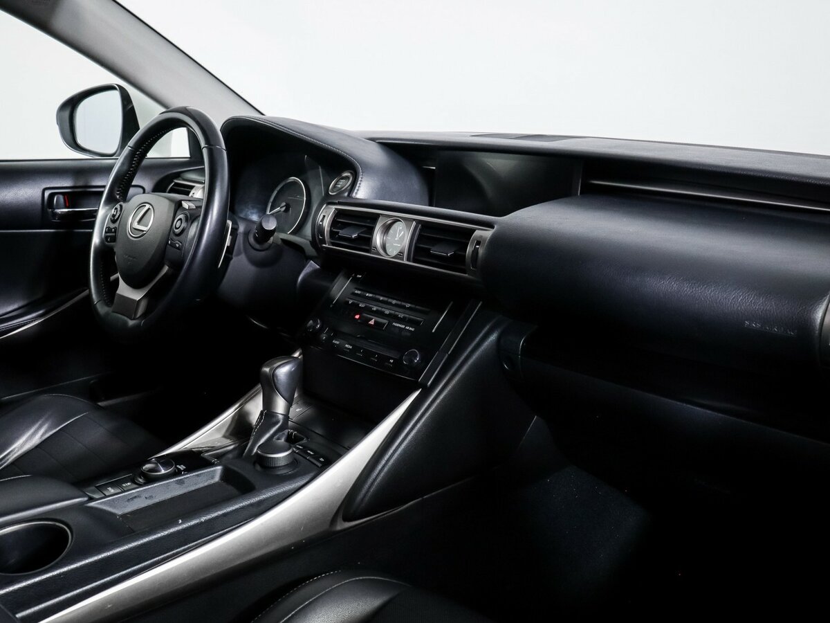 Lexus IS с пробегом — 2013 год. Фото: #6