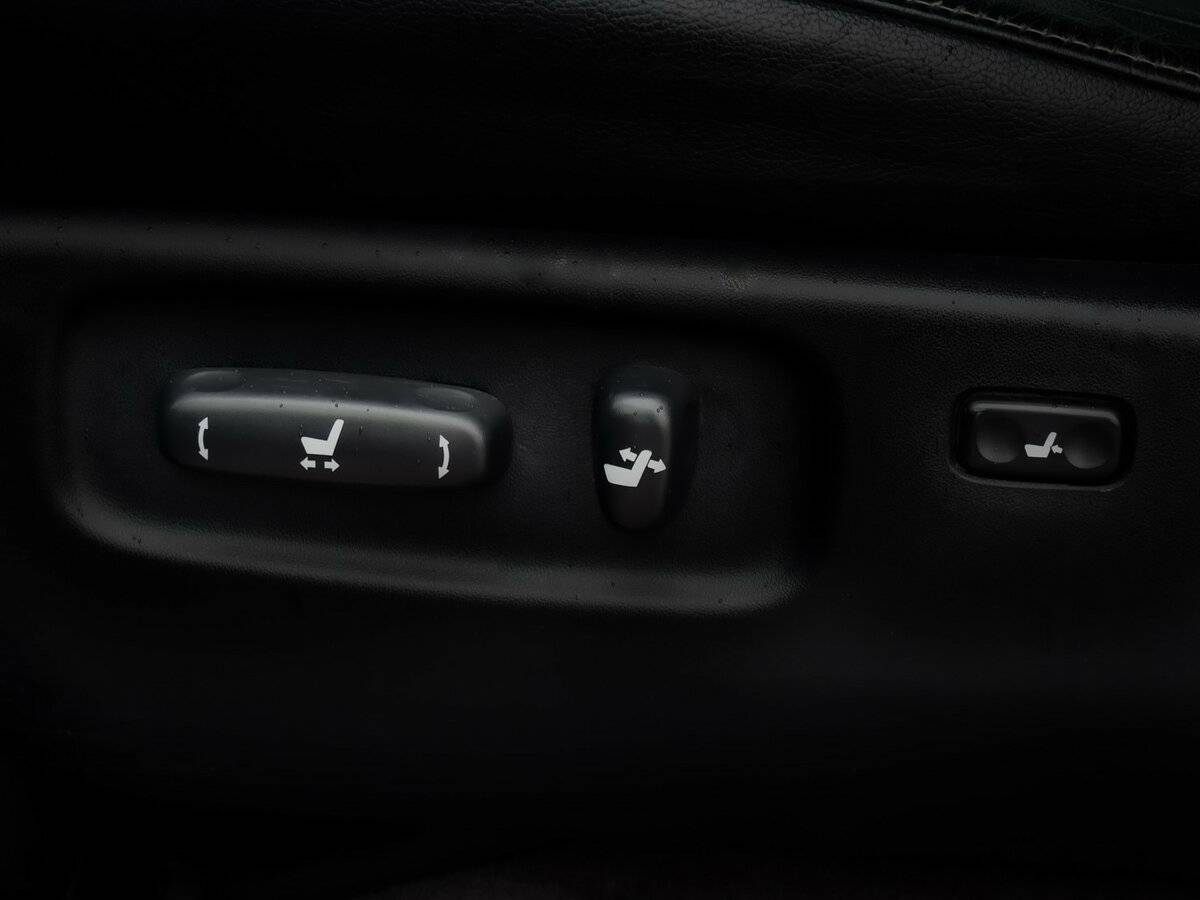 Toyota Land Cruiser с пробегом — 2012 год. Фото: #14