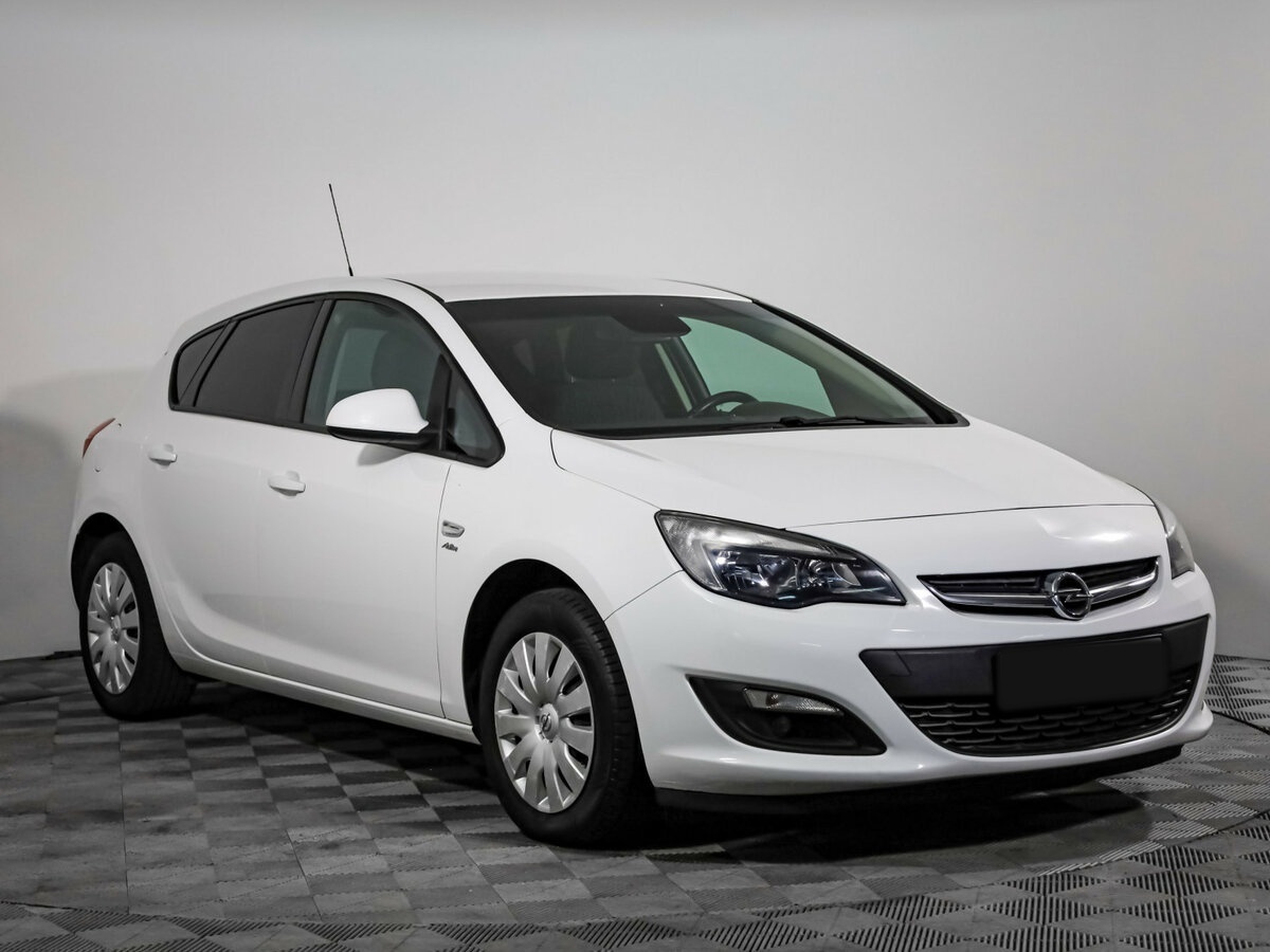 Opel Astra с пробегом — 2014 год. Фото: #2