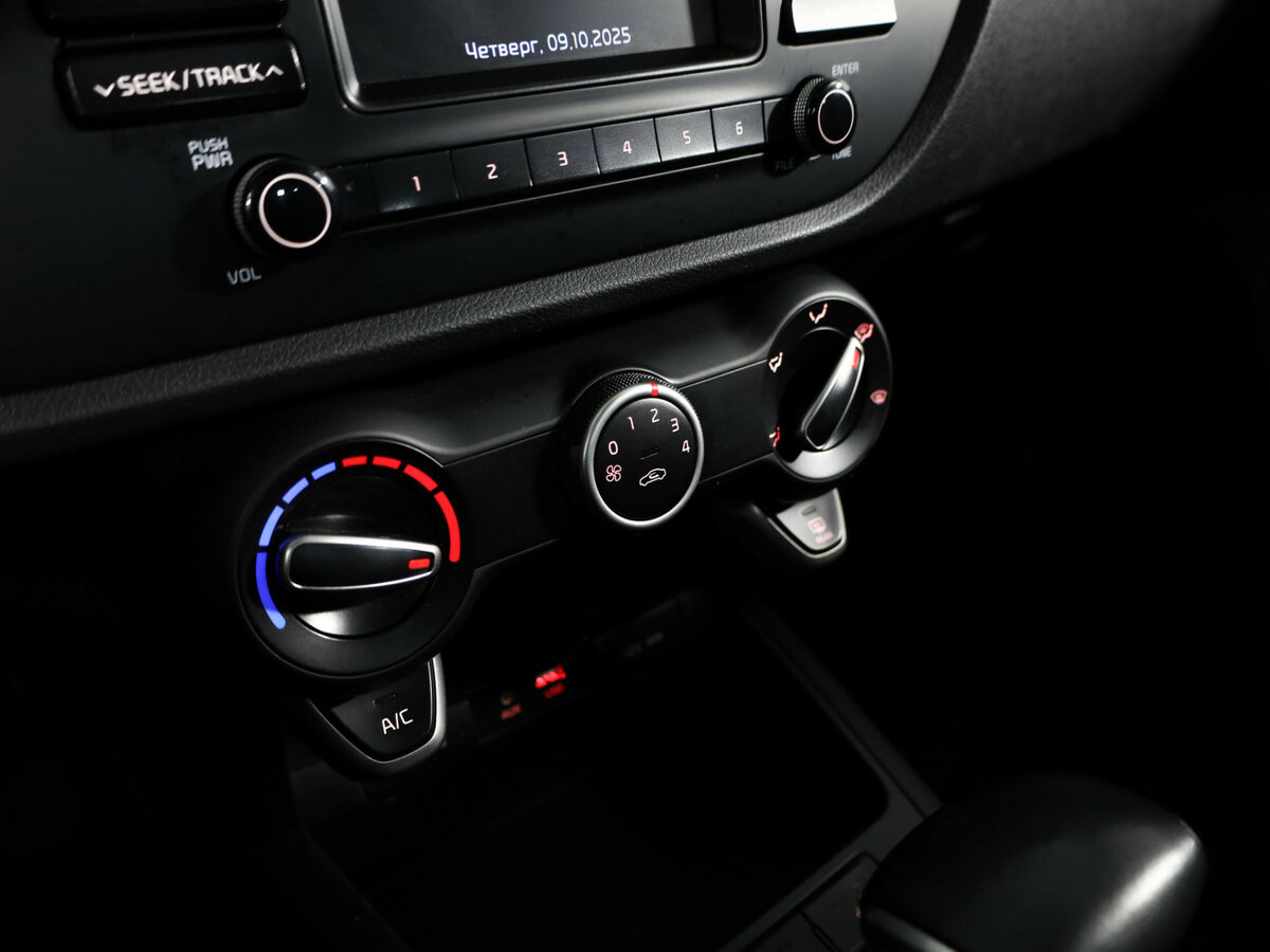Kia Rio с пробегом — 2017 год. Фото: #19