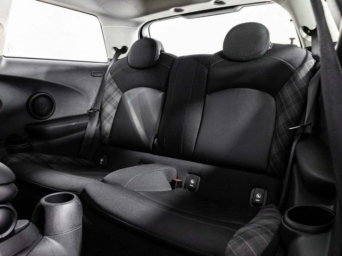 Mini Hatch с пробегом — 2015 год. Фото: #17