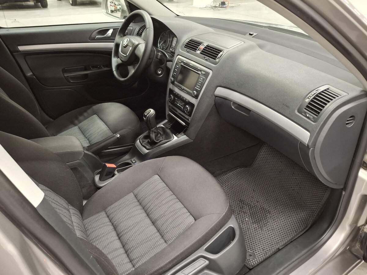 Skoda Octavia с пробегом — 2011 год. Фото: #10