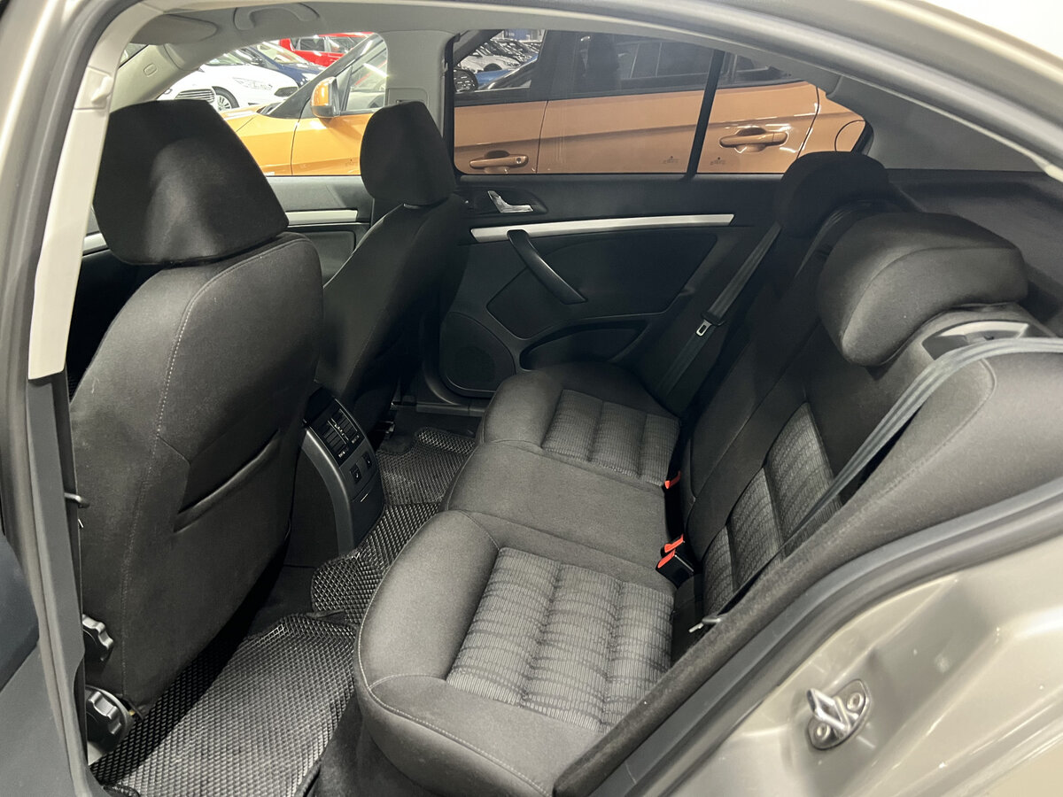 Skoda Octavia с пробегом — 2011 год. Фото: #11