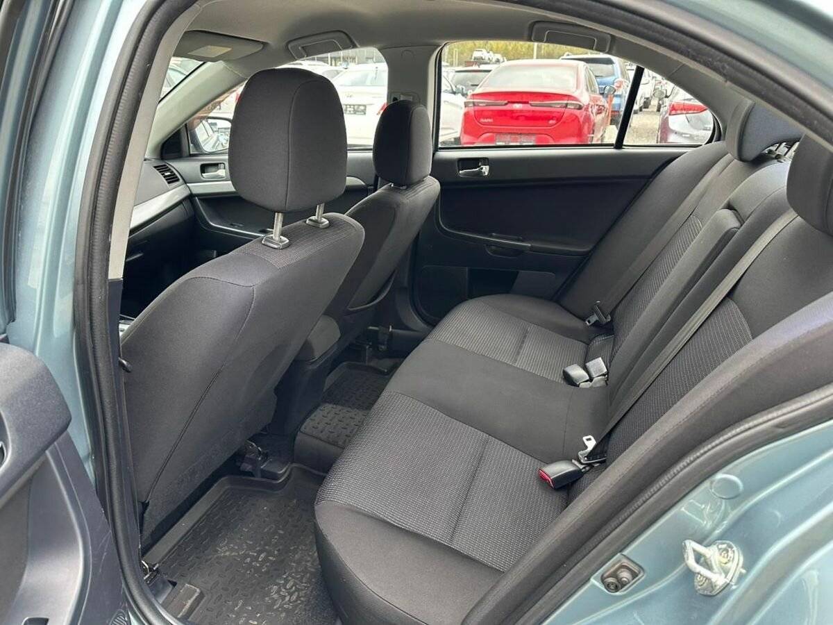 Mitsubishi Lancer с пробегом — 2011 год. Фото: #7