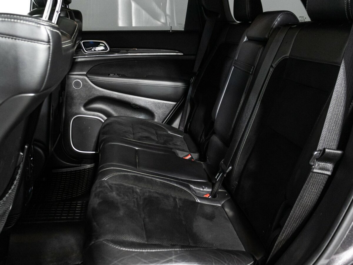 Jeep Grand Cherokee с пробегом — 2014 год. Фото: #9