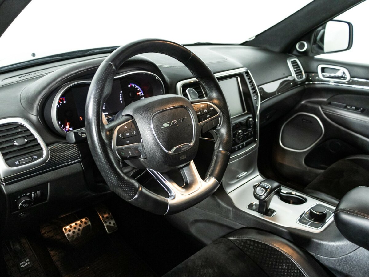 Jeep Grand Cherokee с пробегом — 2014 год. Фото: #10