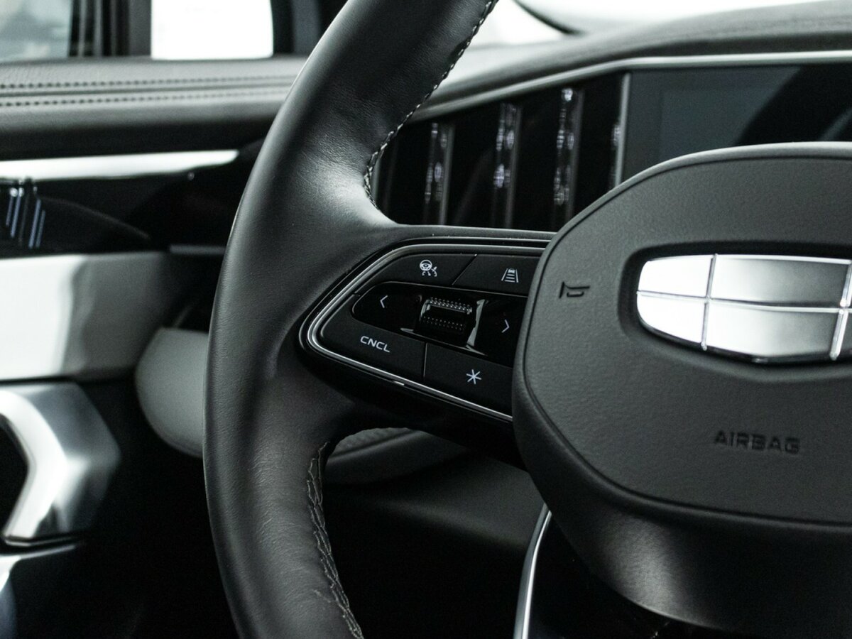 Geely Atlas с пробегом — 2024 год. Фото: #20