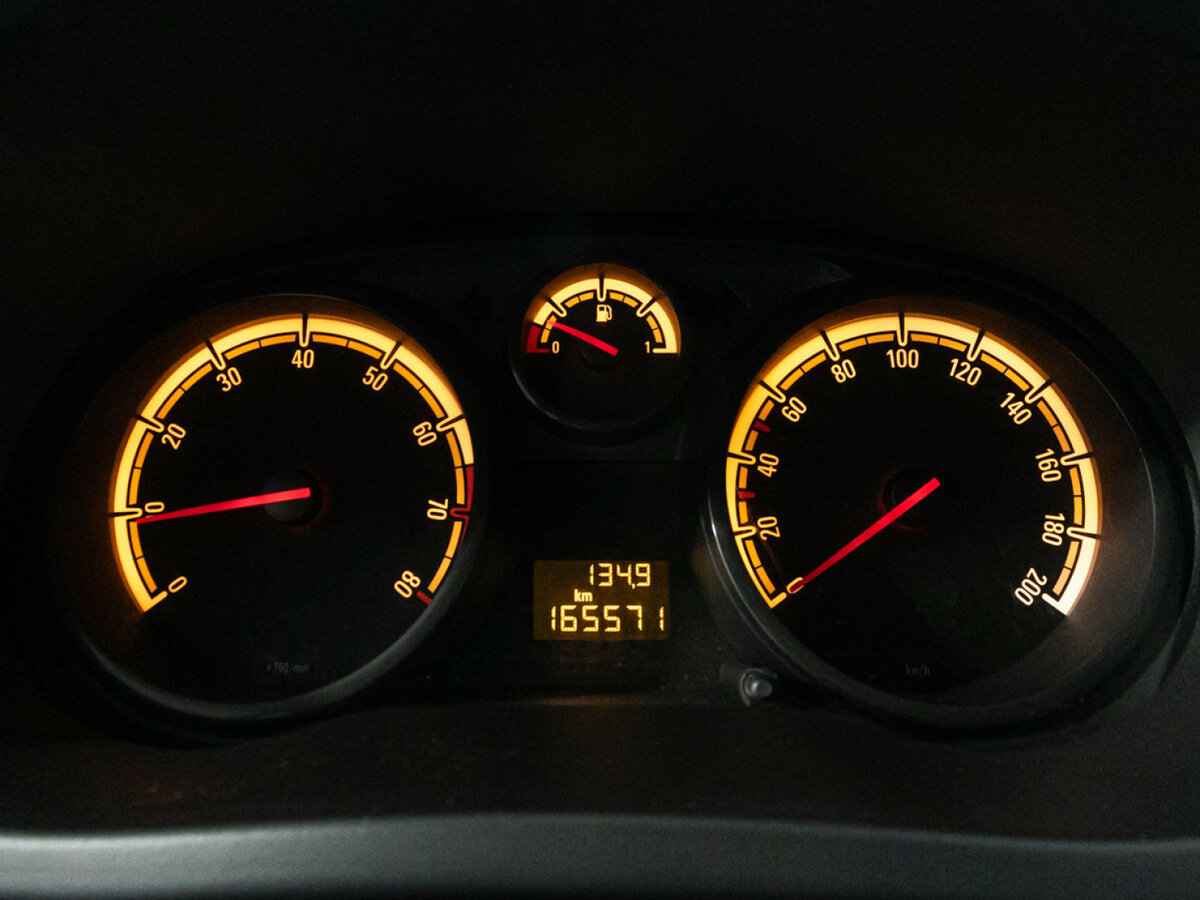 Opel Corsa с пробегом — 2007 год. Фото: #10