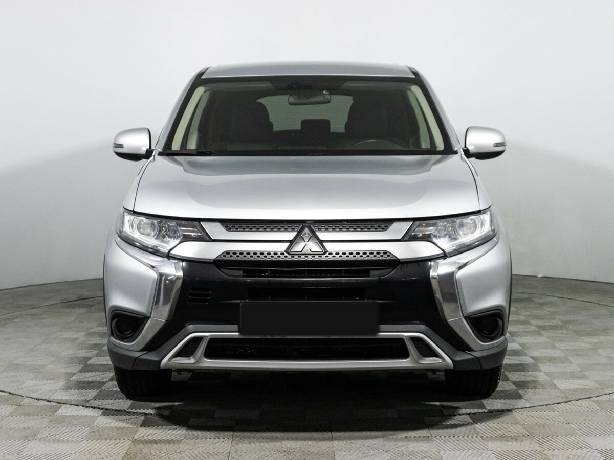 Mitsubishi Outlander с пробегом — 2019 год. Фото: #1