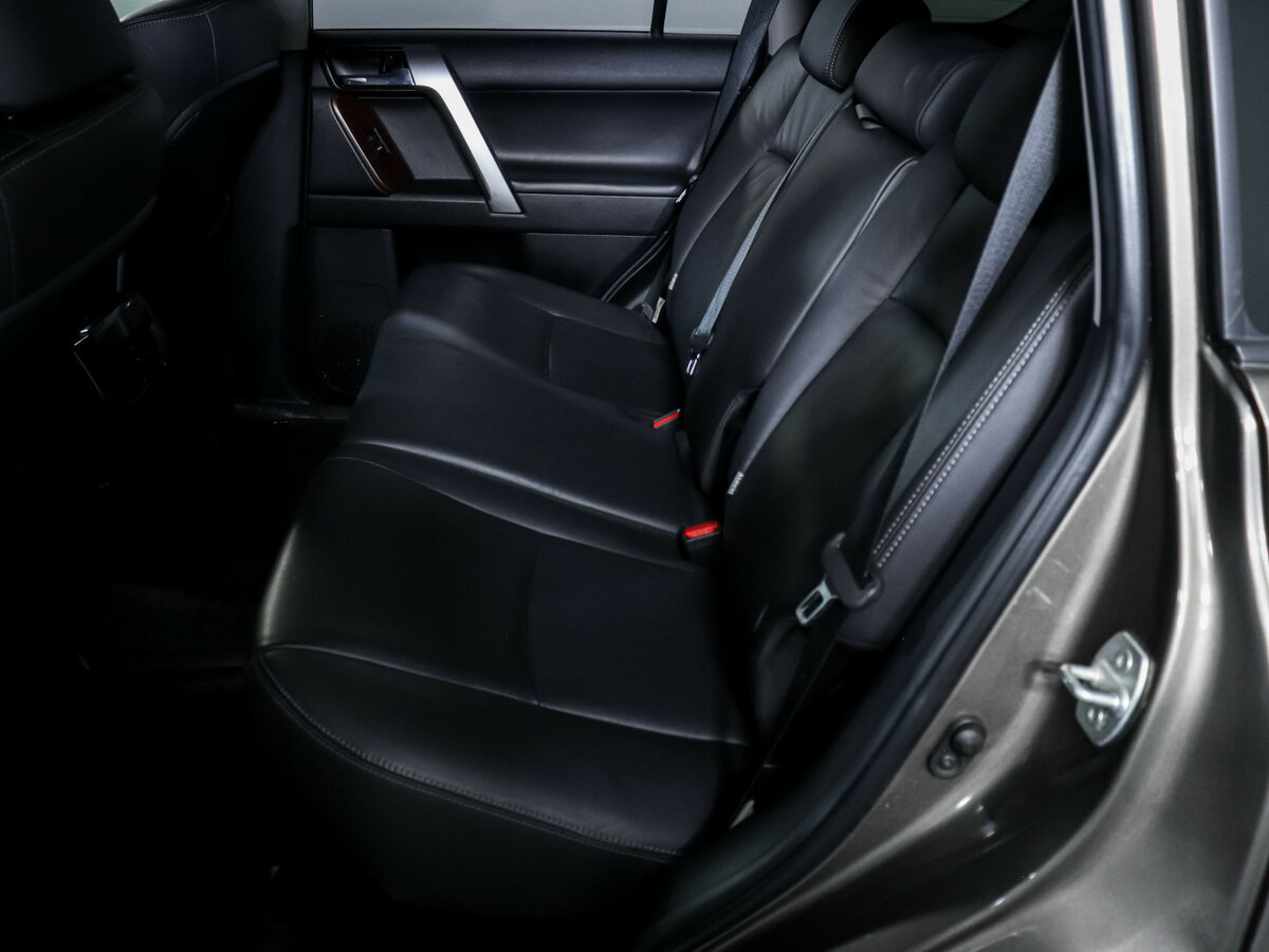 Toyota Land Cruiser Prado с пробегом — 2015 год. Фото: #6