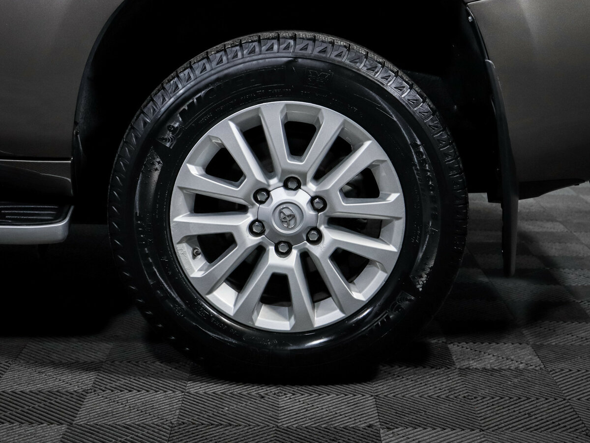 Toyota Land Cruiser Prado с пробегом — 2015 год. Фото: #10