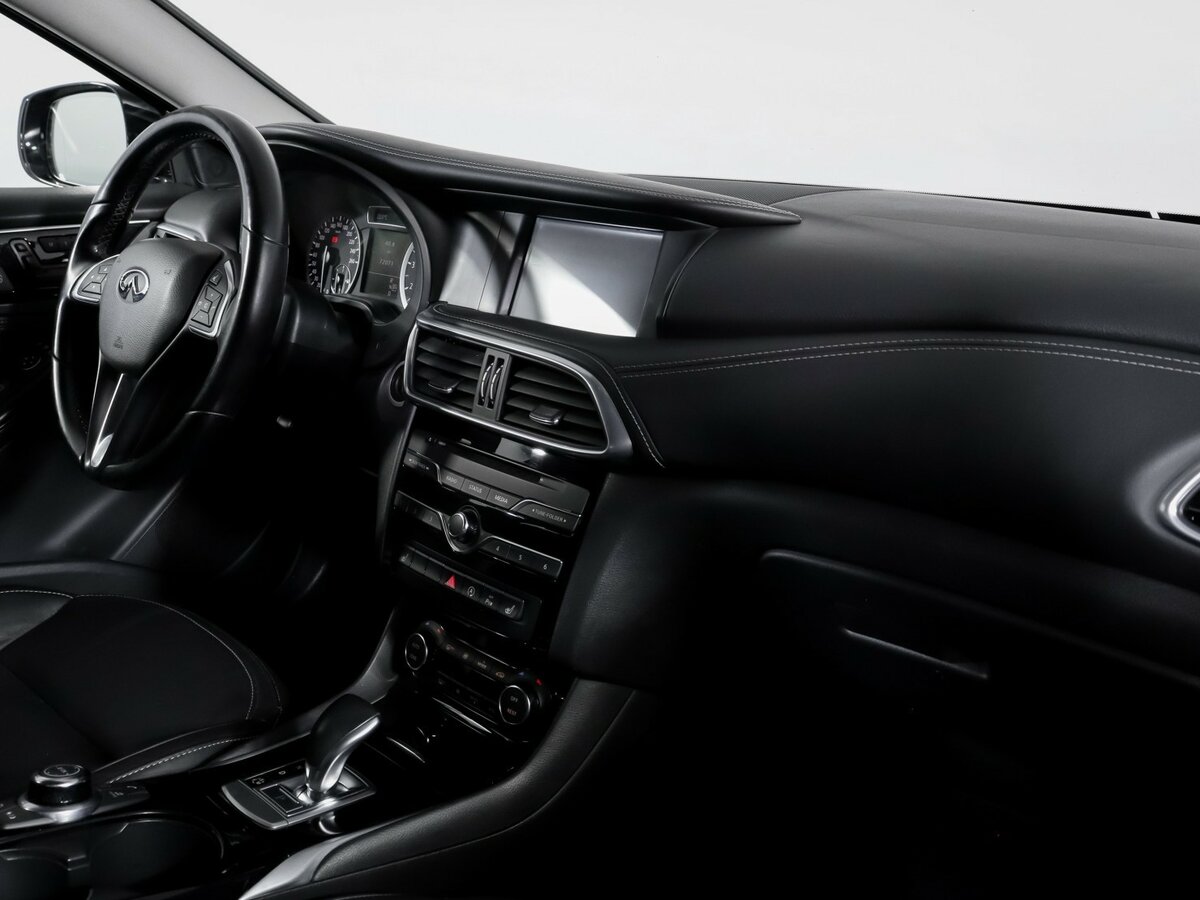 Infiniti Q30 с пробегом — 2017 год. Фото: #6