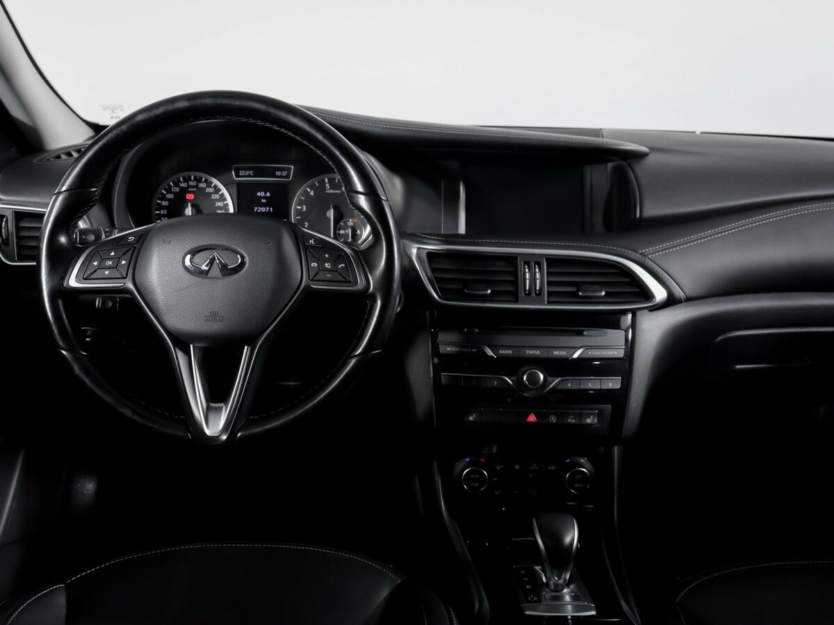 Infiniti Q30 с пробегом — 2017 год. Фото: #9